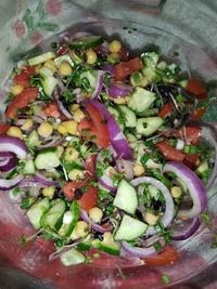 Салат с нутом овощной